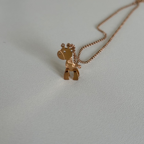 Giraffe Pendant Necklace - Picture 2 of 2